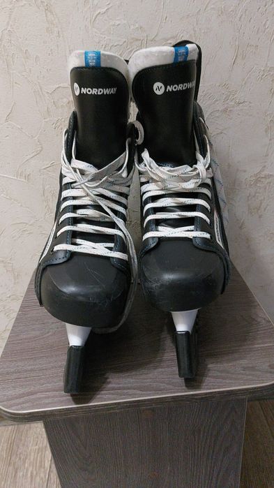 Продам коньки,размер 43