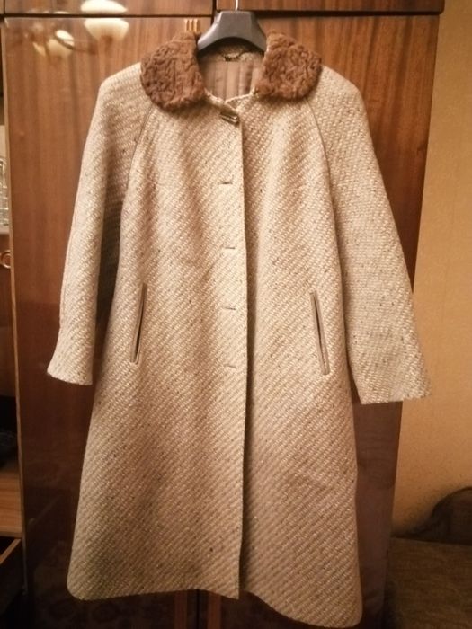 Продам женское пальто