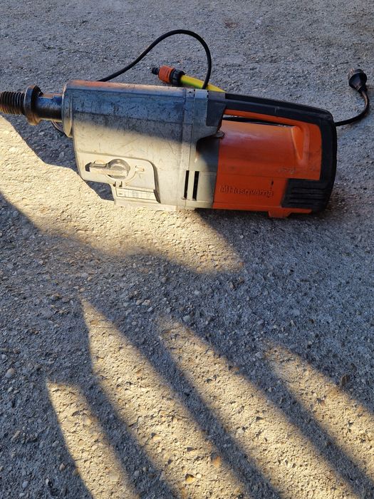 Masina profesionala de carotat Husqvarna