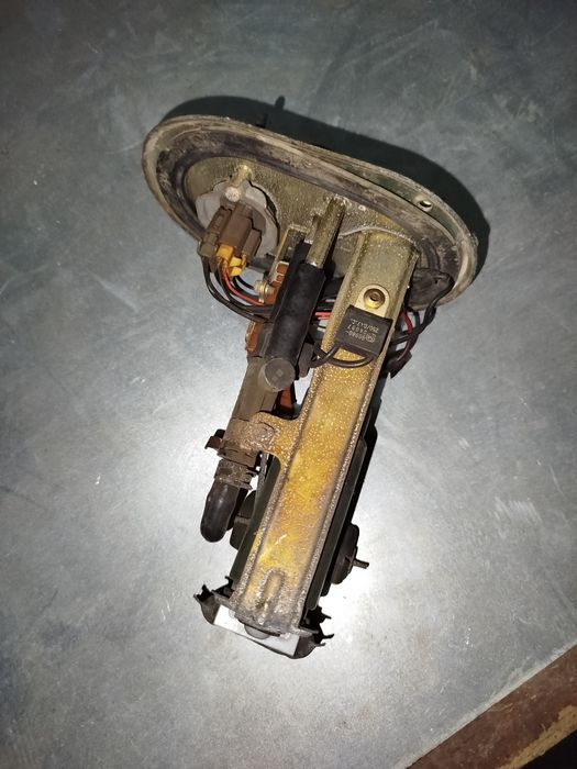 Продам бензонасос на Toyota vista sv 41