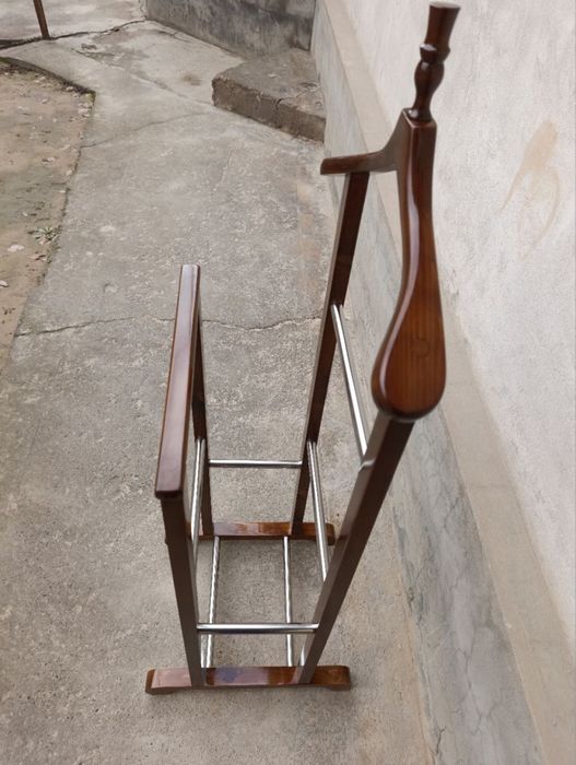 Вешалка (коричневый и белый) по оптовой цене! Доставка есть.