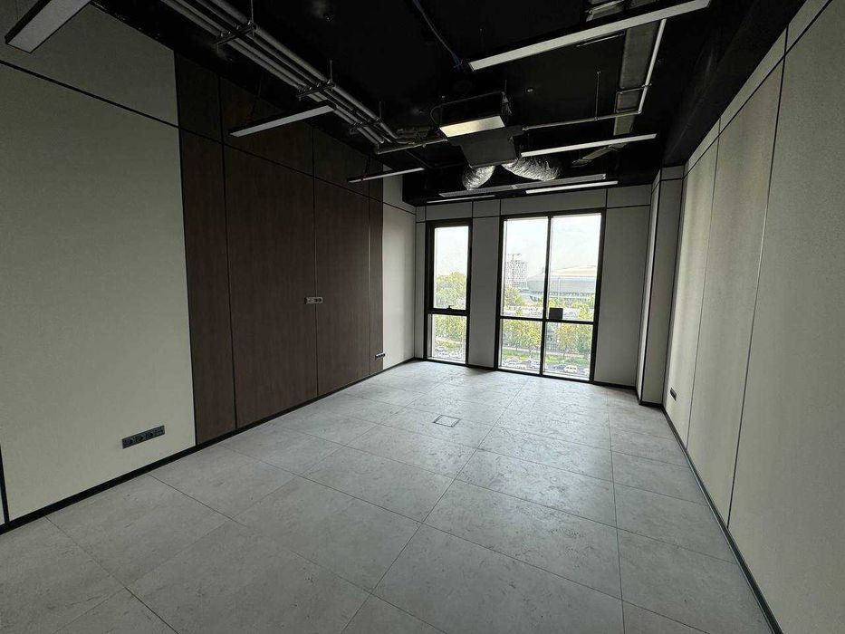 Престижный офис 58 м² в NEST ONE, Ташкент Сити – с мебелью и техникой!