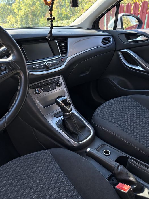 Vând Opel Astra K Sports Tourer An 2017 1.6 Cdti Euro 6 Manuala Proprietar Km reali Accept și schimb