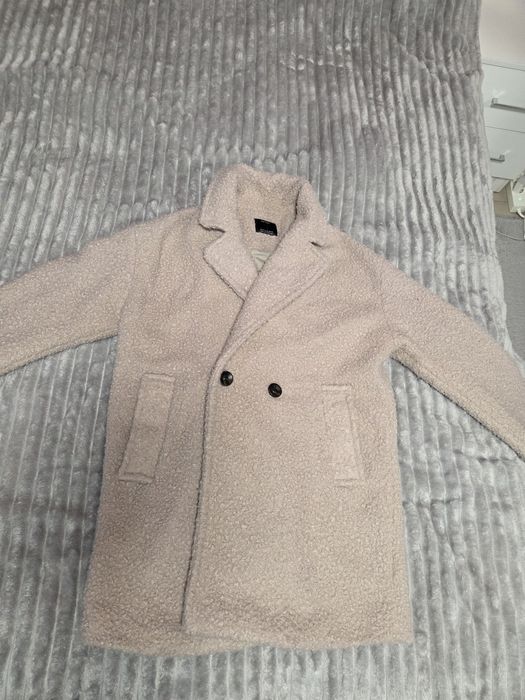 Продавал палто Bershka