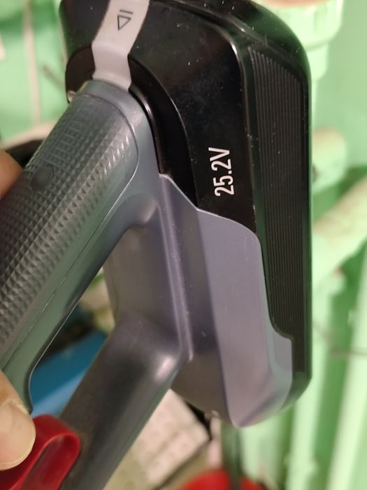 Vând aspirator Rowenta x force flex