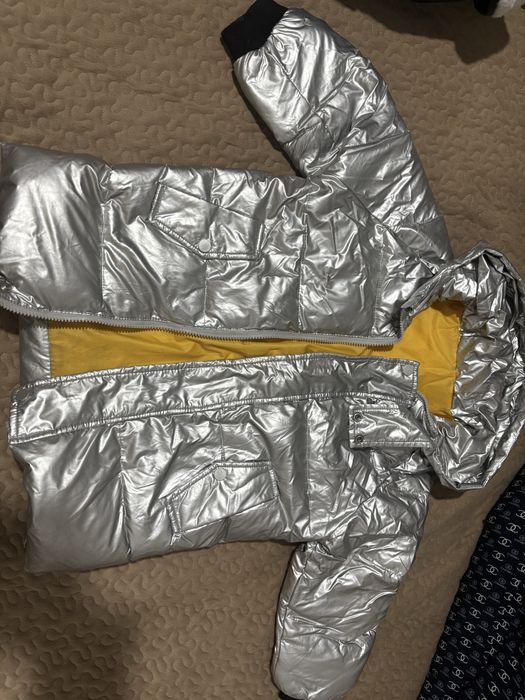 Продам куртки новые