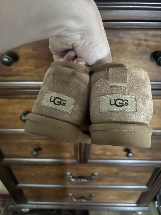 Ghete UGG maro blana