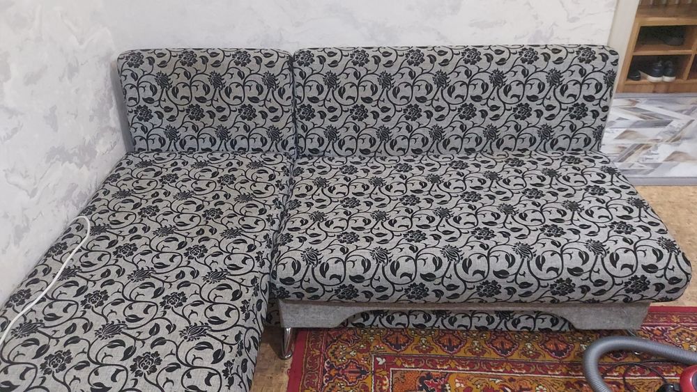 Продам диван для сторожки или дачи