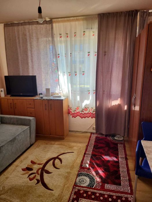 Inchiriere camera camin