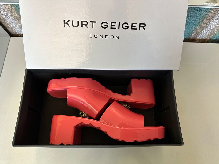 Чехли Kurt Geiger