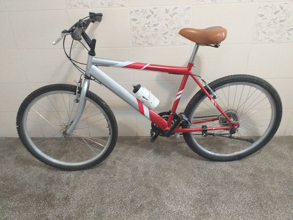 Vand bicicleta. Perfectă.