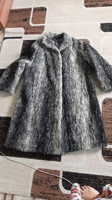 Шуба каракуль очень теплая и красивая
