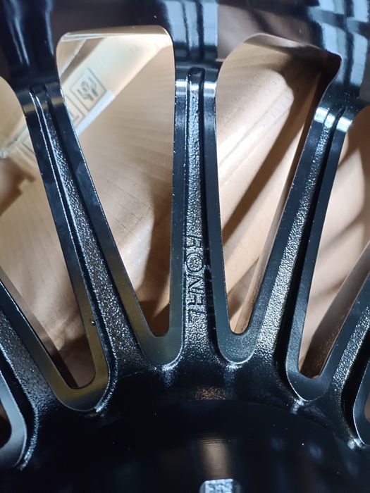 Мерс  ,21е  223 спицы. Amg разноширокиеl