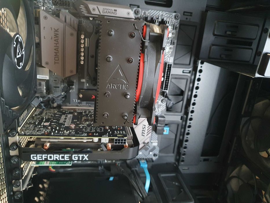 Ryzen 5700x, MSI B450 Tomahawk