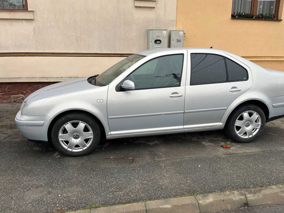 Vand VW Bora 1,6 benzina