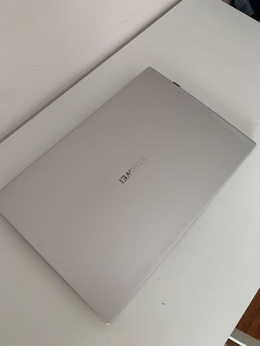 Лаптоп Huawei MateBook D14