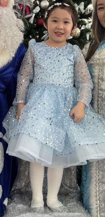 Прдам детские нарядные платья