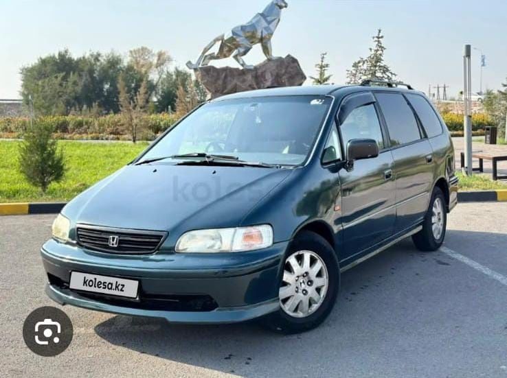 Машина Honda в хорршом состаяний