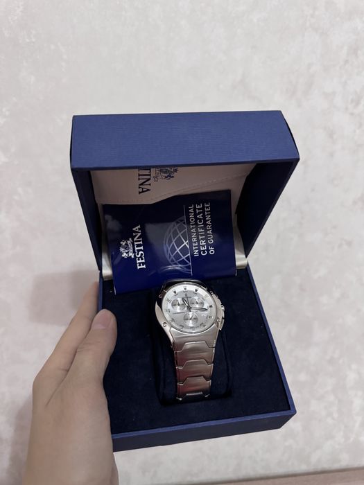 Продам часы  Festina