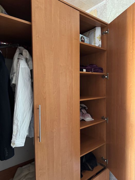 продаю шкаф срочно