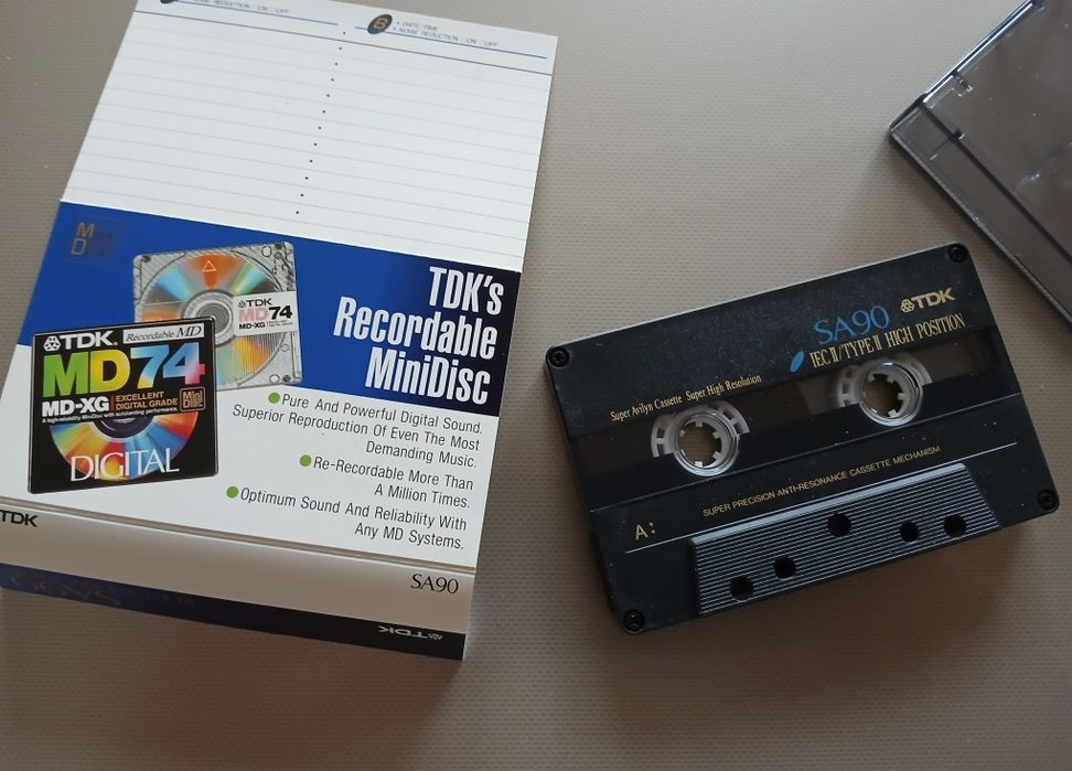 Două casete audio nescrise, stare foarte bună. TDK și FUJI