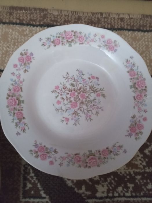 Продам тарелки , не подьзовались