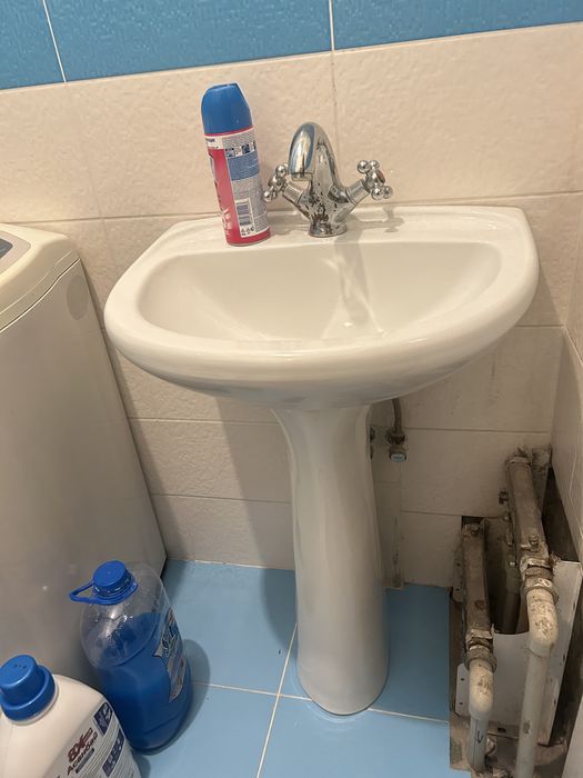 Раковина со смесителем