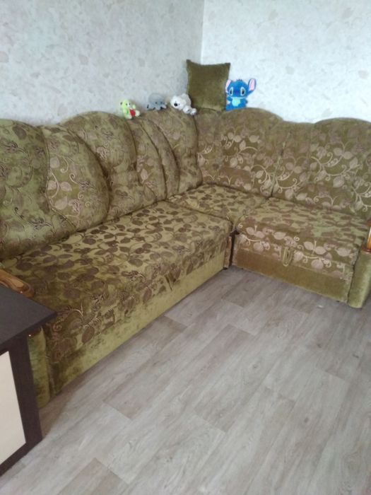 Продам угловой диван  100000 тенге