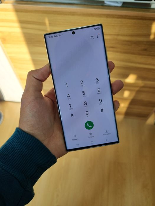 Samsung galaxy s22 ultra 5G 12/256gb holati rasmda