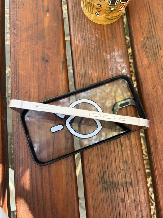 Vând iphone 13