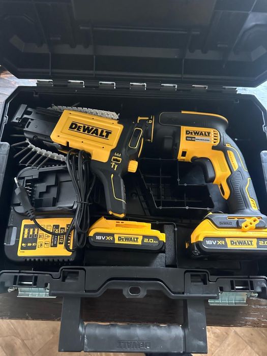 DeWALT шуруповерт набор