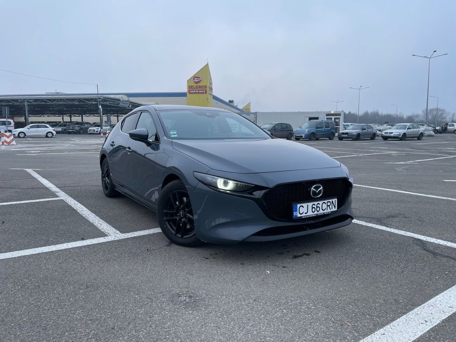 Mazda 3  SkyActive  X 2.0 benzina/Hibrid