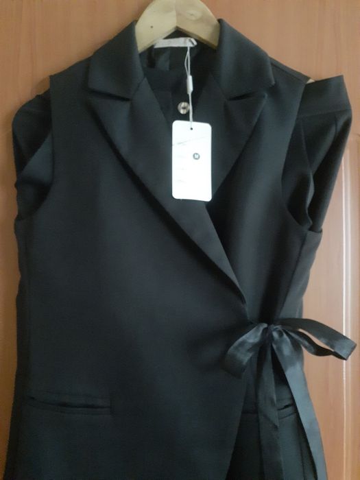 Новый костюм 44-46р,10000т