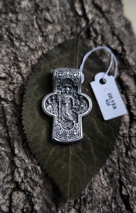 Сребърни кръстове и медальони