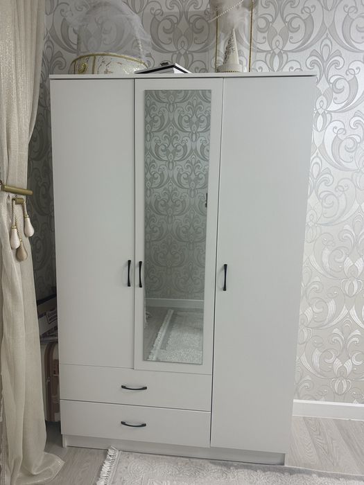 Шкаф для прихожей