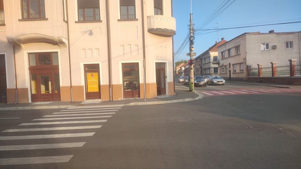 Închiriez spațiu comercial 80m2  central Muzeul Oradea