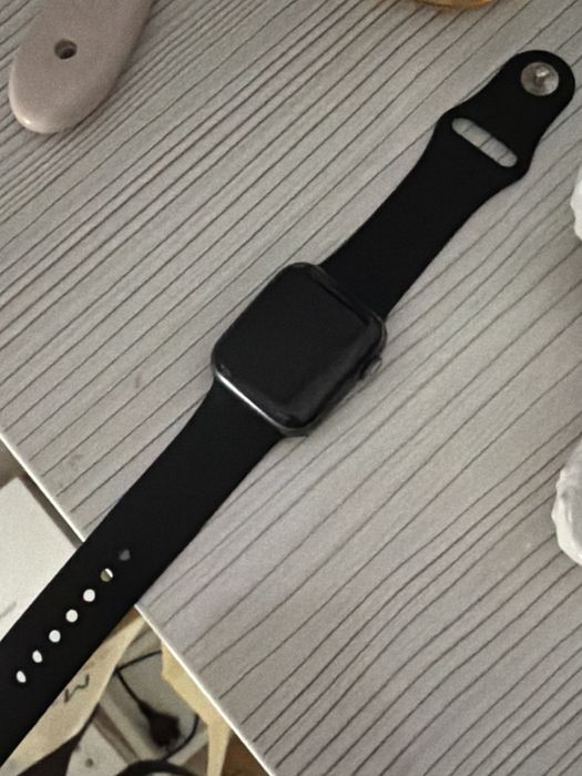 срочно Продам Apple Watch SE