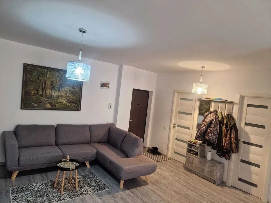 Închiriez apartament 2 camere tip studio