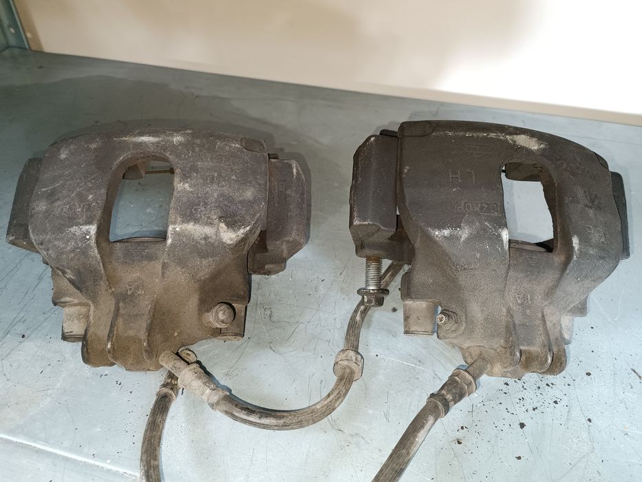 Спирачни апарати за Volvo XC70, 2.4T, 2001