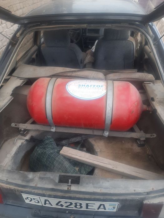 Форд машын сатылады. Метаны бар 100 лик