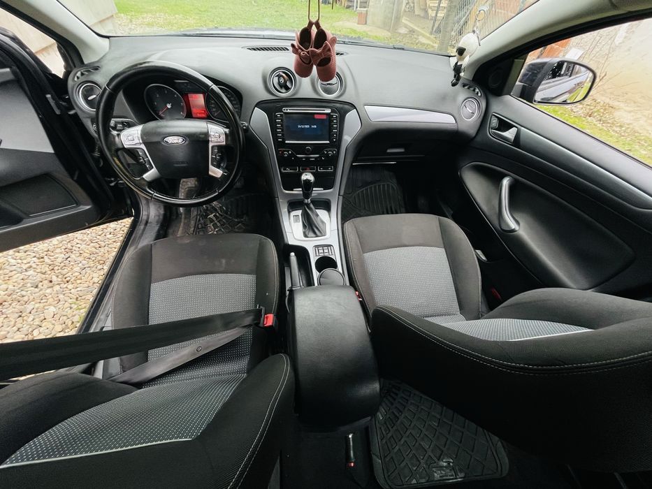 Vand sau schimb ford mondeo 2012