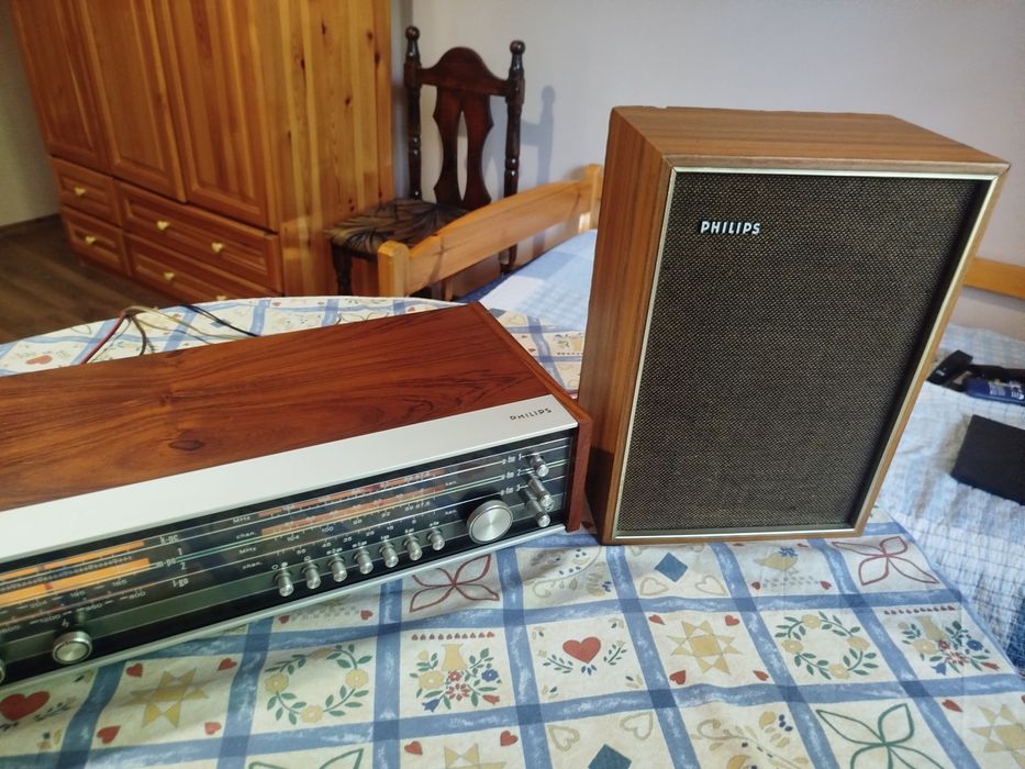 Продавам ретро стерео система Philips – радио/ресивър + оригинални колони