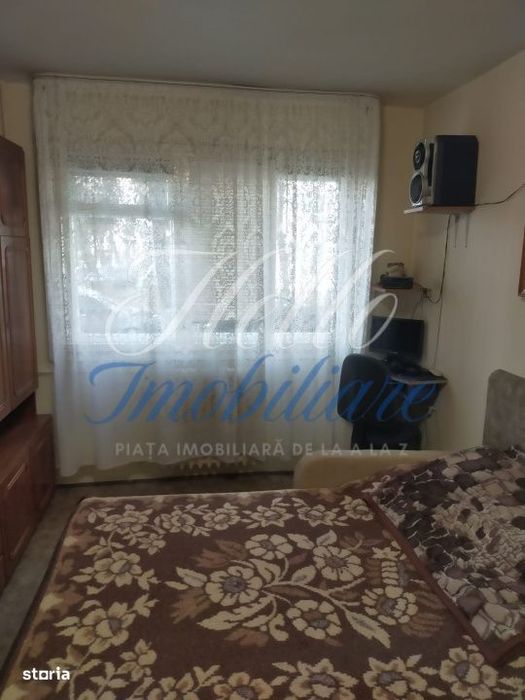 Vand apartament 3 camere 65mp+balcon 4,5mp zona Manastur ,Cluj