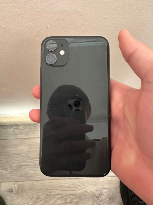 Обменяю айфон 11