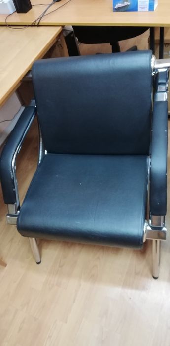 Продам кресла под реставрацию..