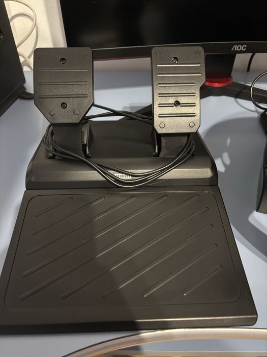 Volan xbox one cu 2 pedale, frana si acceleratie