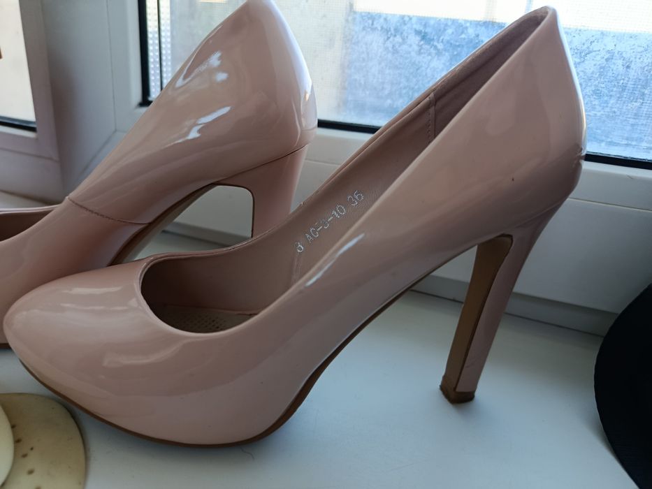 Туфли (телесного) цвета пудра