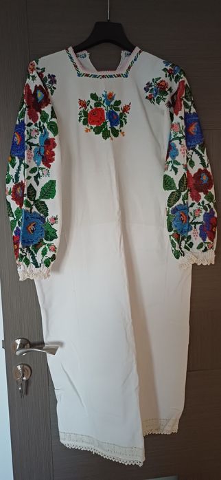 Vând cămașă populară veche peste 100 ani