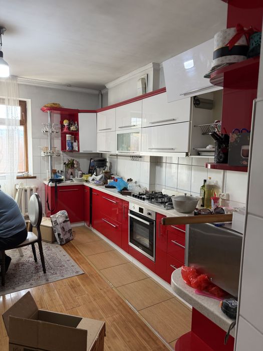 Продам кухню со столещницей из мрамора