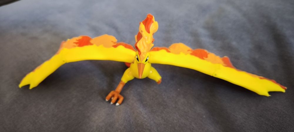 Pokmon 6" Moltres Articulated Battle Figure Toy